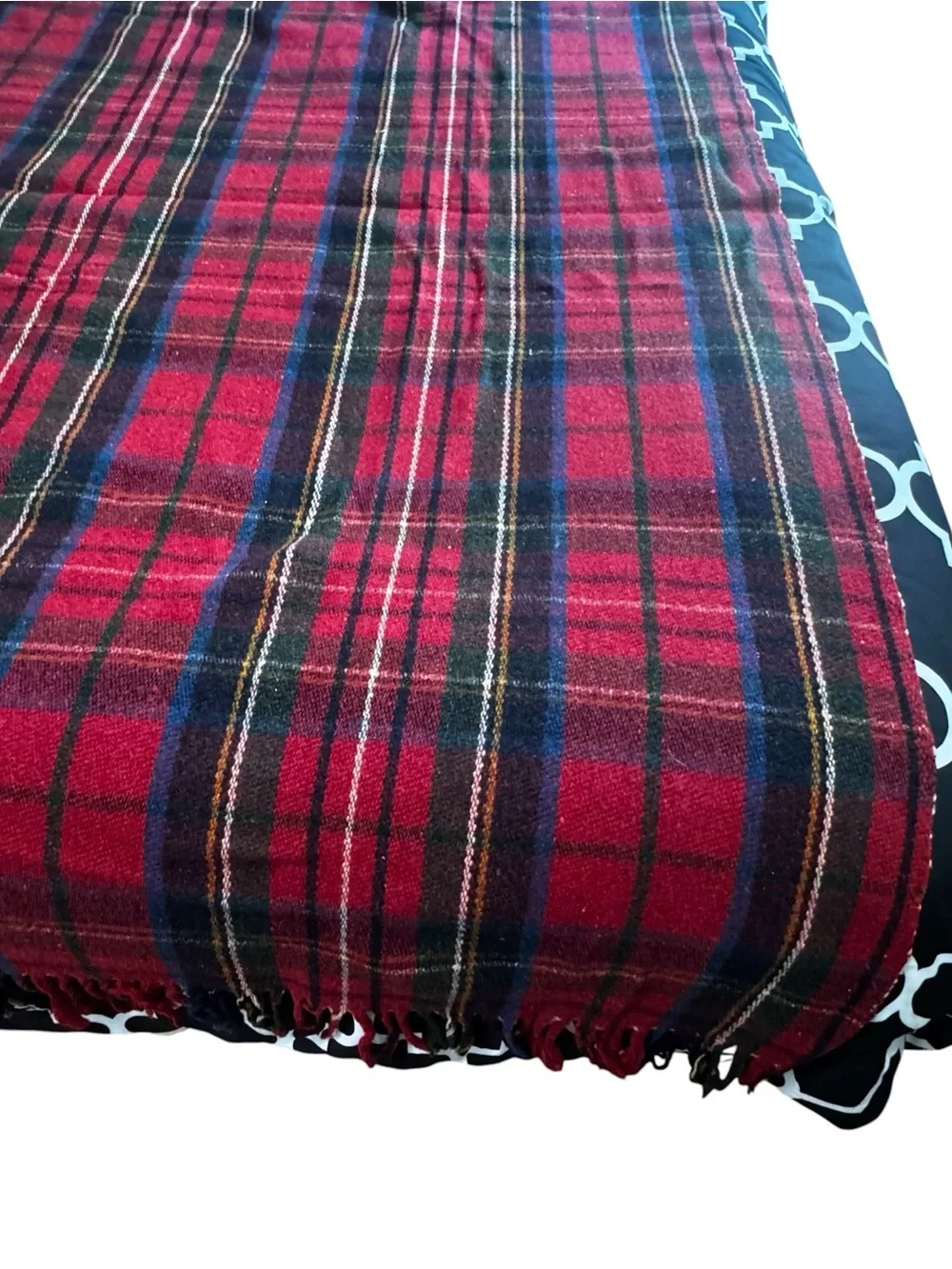 Vintage Unbranded Wool Plaid Tartan Blanket in Red/Blue/Green Plaid w Fringe